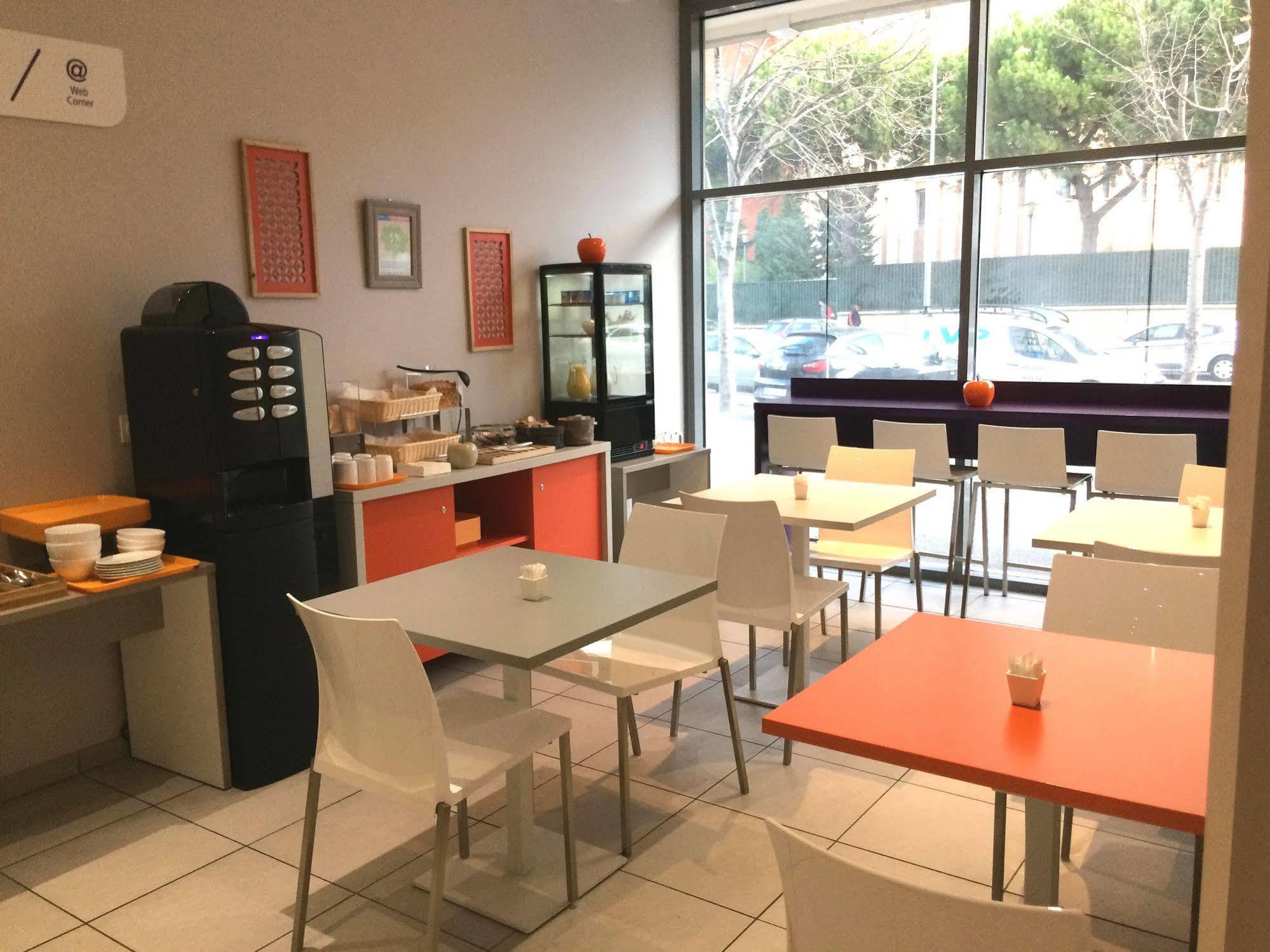Montempo Apparthotel Marseille Centre Euromed Exteriör bild